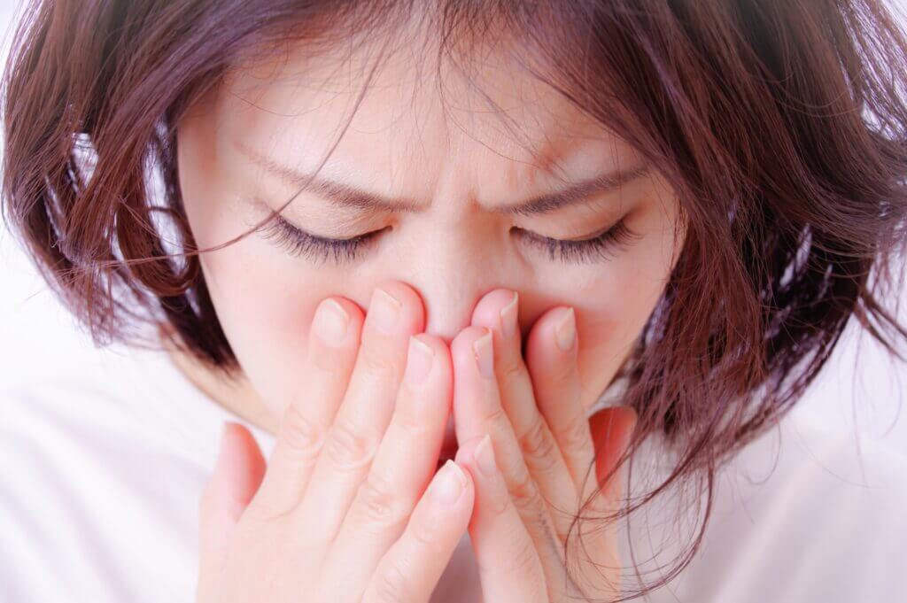 自分の口臭が強くなる主な原因とは？【簡単に理解】